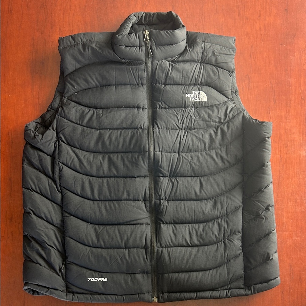 The North Face Men's Dark Gray Puffer Vest (XL)